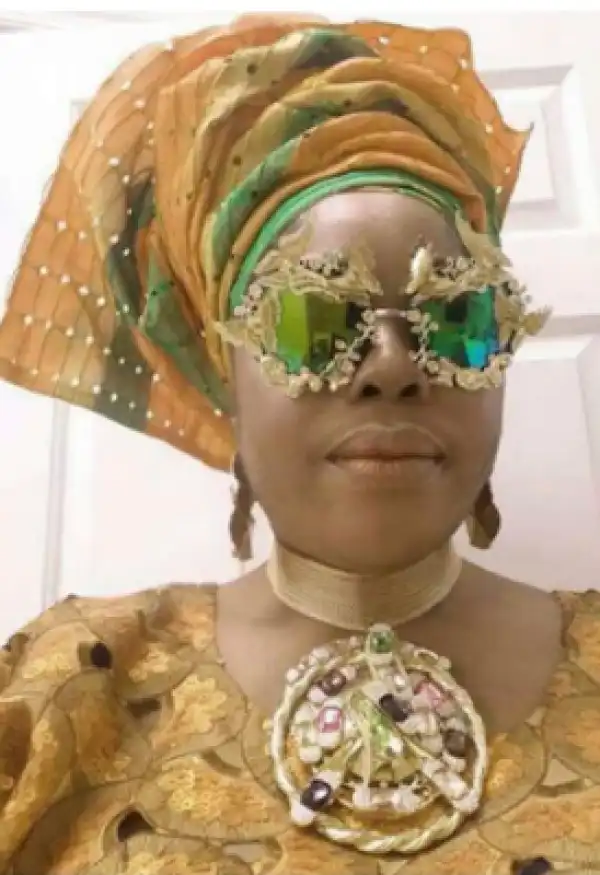 Ladies, will you rock this elaborately designed gold-rimmed sunglasses